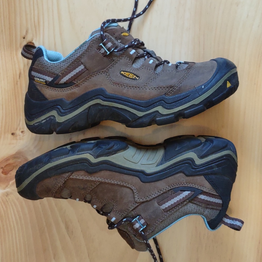 KEEN Women's Durand Trail Hiking Shoes. Waterproof. Leather. Made in USA - Picture 8 of 10